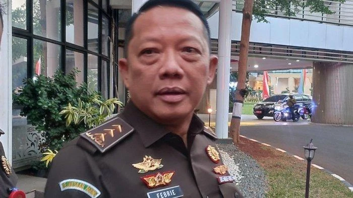 Dr-Febrie-Adriansyah