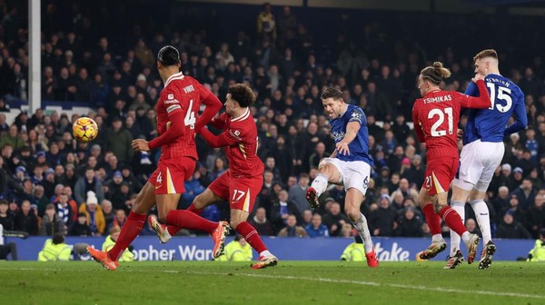 Everton vs Liverpool Ricuh, 3 Kartu Merah Dikeluarkan Everton Vs Liverpool