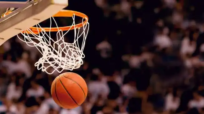 Pebasket-SMP-pukul-lawan