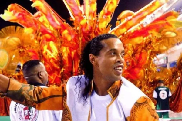 Ronaldinho Tampil di Iklan Shopee, Netizen Heboh dan Trending! Ronaldinho