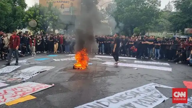 demo-Indoesia-gelap
