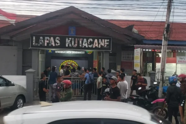 50 Tahanan Kabur dari Lapas Aceh Tenggara: Kronologi dan Penyebabnya 50 tahanan kabur Lapas Aceh Tenggara