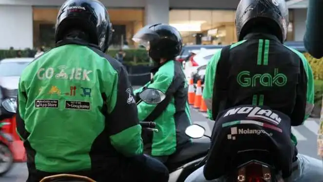 Bonus-Hari-Raya-Gojek-dan-Grab