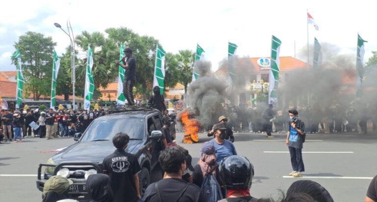Demo-Grahadi