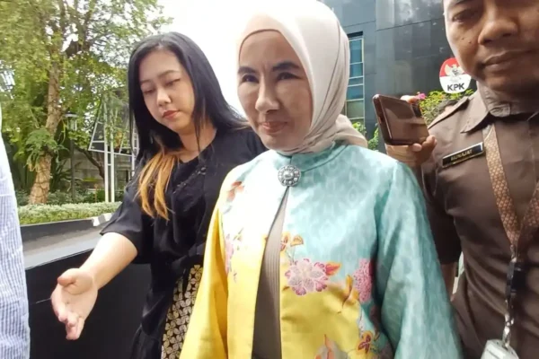 Eks Dirut Pertamina Diperiksa KPK Terkait Kasus Korupsi Jual Beli Gas Eks Dirut Pertamina diperiksa KPK