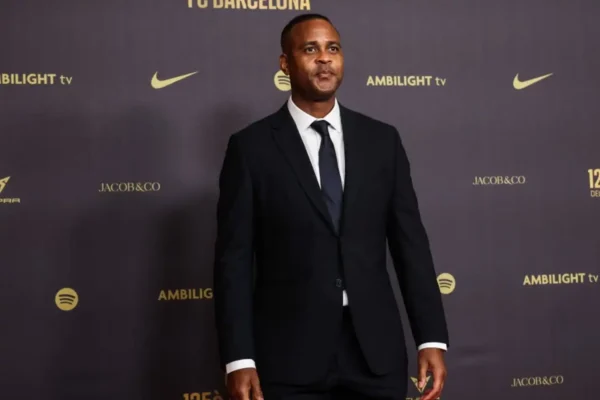Patrick Kluivert Targetkan Timnas Indonesia Lolos ke Piala Dunia 2026 Patrick Kluivert