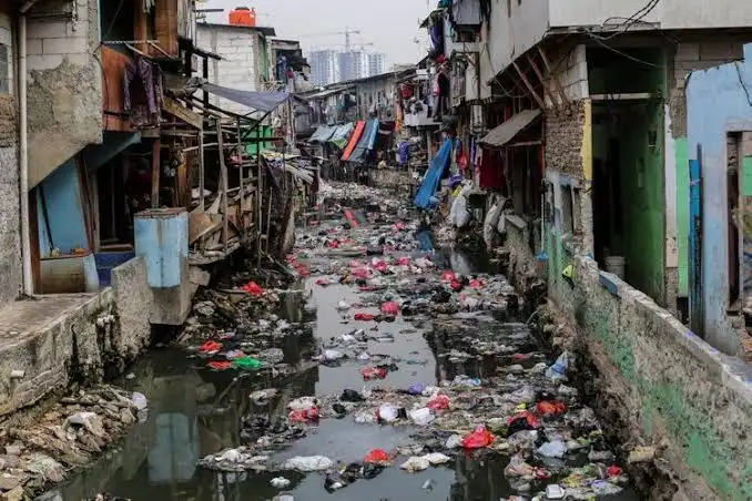 Relokasi-pemukiman-ilegal
