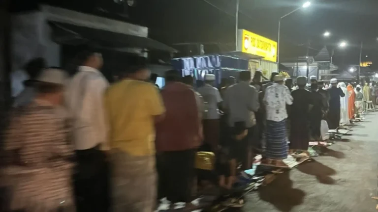 Salat-tarawih-berhadiah-uang