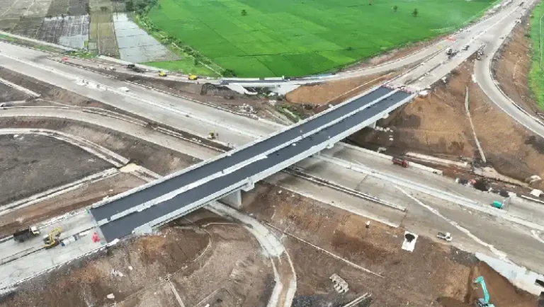 Tol-Probowangi-gratis-mudik-2025