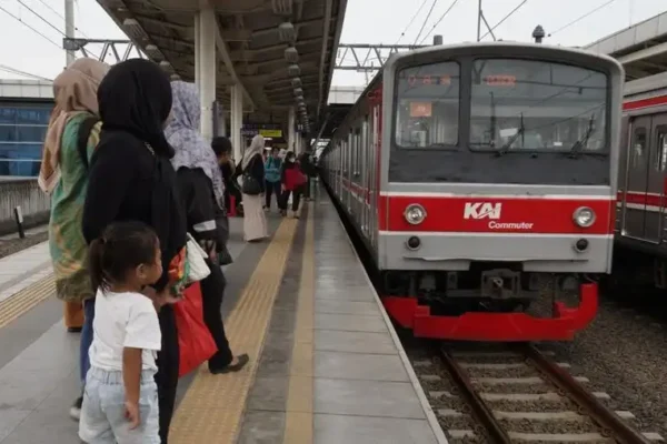 Wali Kota Serang Dorong KRL Commuter Line Masuk Kota, Gandeng KAI dan PLN KRL