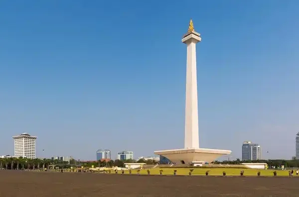 Alasan Panas Terik Jabodetabek Menurut BMKG, Musim Peralihan Monas