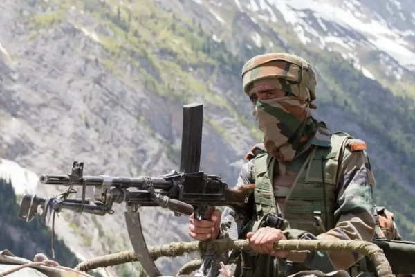 Ketegangan India-Pakistan Memuncak, Baku Tembak Terjadi di Perbatasan Kashmir Tentara India