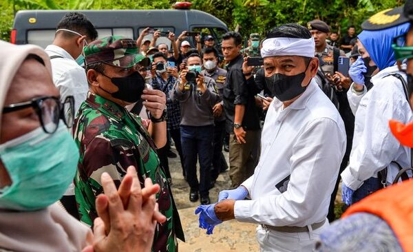 Warga Korban Tewas Ledakan Garut Ternyata Bantu TNI, Gubernur Jabar Janji Tanggung Pendidikan Anak Gubernur Jabar