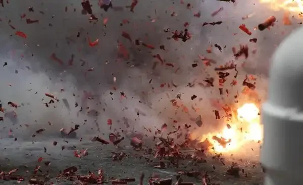 11 Tewas dalam Ledakan Pemusnahan Amunisi Tak Layak di Garut, Termasuk Anggota TNI Ilustrasi Ledakan