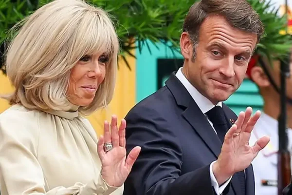 Macron Ditoyor Istri Brigitte Jelang Kunjungan ke RI, Elysee Beri Klarifikasi Macron Brigitte