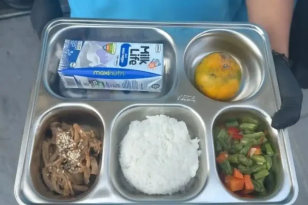 Ratusan Siswa SMP Bandung Keracunan Usai Makan Gratis, Dinkes Lakukan Investigasi Makan Bergizi Gratis
