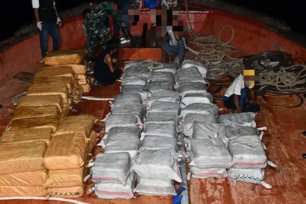 TNI AL Gagalkan Penyelundupan 1,9 Ton Sabu & Kokain Senilai Rp7 Triliun di Kepri Penyeludupan Narkotika