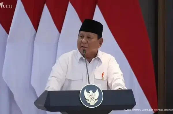 Prabowo Singgung Ijazah Jokowi dan Klarifikasi Isu Presiden Boneka Prabowo Subianto