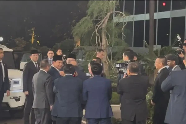 Prabowo Hadiri Sidang PUIC ke-19 di DPR, Disambut Langsung oleh Puan Prabowo Subianto tiba di Gedung DPR