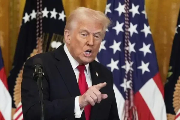 Trump Kunjungi Arab Saudi dan UEA: Fokus Gencatan Senjata, AI, dan Nuklir Presiden Donald Trump