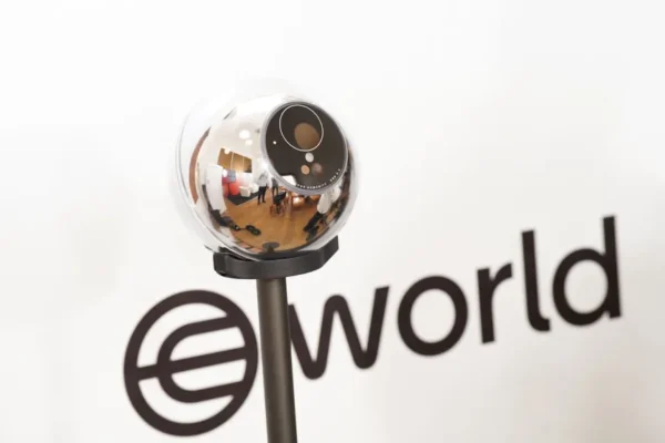 Kominfo Bekukan Worldcoin: Heboh Warga RI Dapat Duit dari Pindai Retina World App