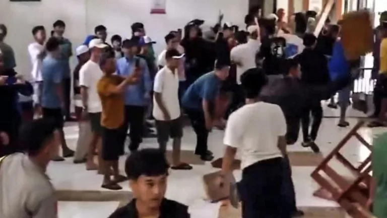 Aksi-pembubaran-retret