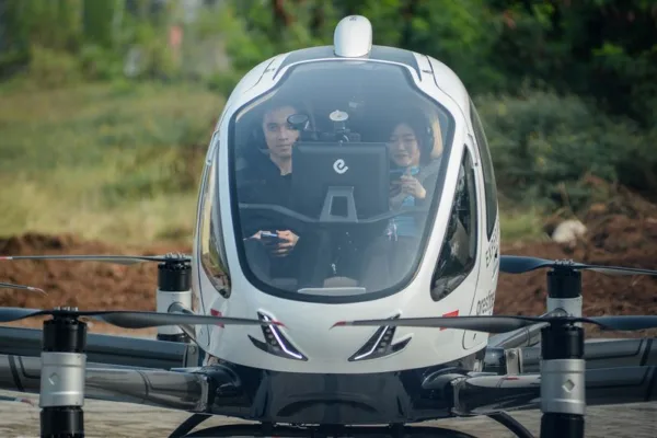 Taksi Terbang Masuk Kategori Drone, Aman Angkut Penumpang? EHang 216 S