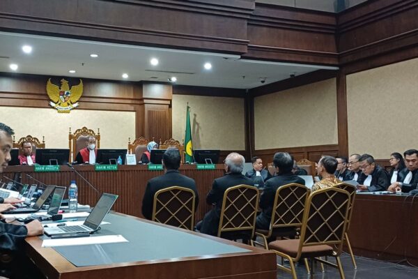 Indra Sukmono Menangis: Cuti untuk Temani Ibu Sakit Ditolak Yoory Corneles Eks Direktur Pengembangan Perumda Pembangunan Sarana Jaya