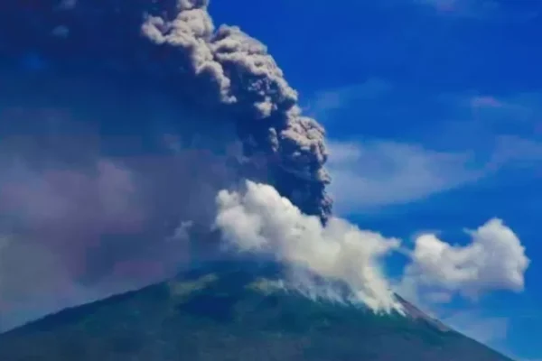 Gunung Ili Lewotolok Meletus Dua Kali, PPGA Imbau Waspada Gunung Ili Lewotolok