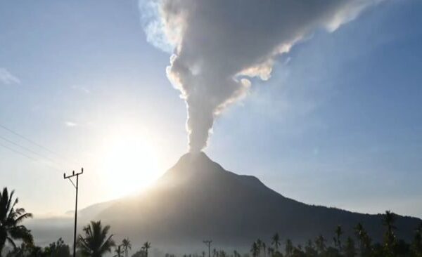 Gunung Lewotobi Laki-Laki