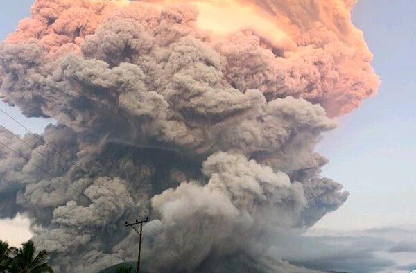Status Awas Gunung Lewotobi Laki-Laki, Peningkatan Aktivitas Gunung Lewotobi Laki-Laki