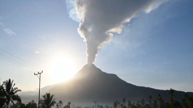 Gunung-Lewotobi-Laki-Laki