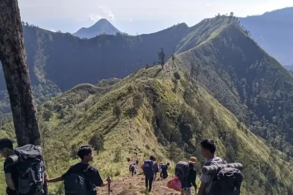 Langkah Cepat Atasi Hipotermia Saat Mendaki Gunung Gunung Rinjani