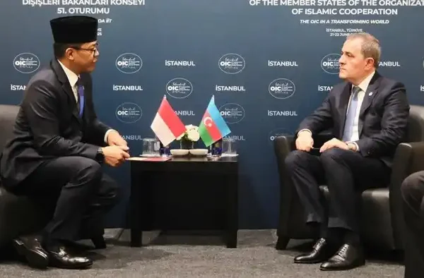 Indonesia Terima Kasih ke Azerbaijan Usai Evakuasi 97 WNI dari Iran Menlu Sugiono dan Menlu Bayramov