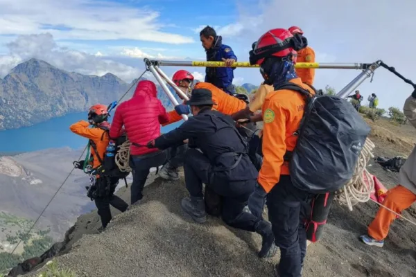 Alasan Helikopter Sulit Evakuasi Pendaki Brasil di Rinjani Tim SAR Gunung Rinjani