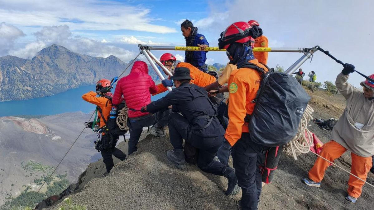 Tim-SAR-Gunung-Rinjani