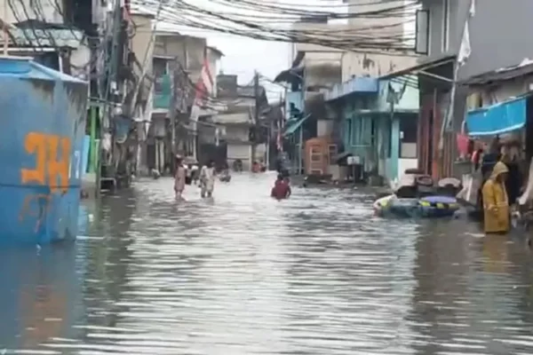 Banjir Jakarta: Sejumlah Jalan Tak Bisa Dilewati, 50 RT Terendam Ilustrasi Banjir