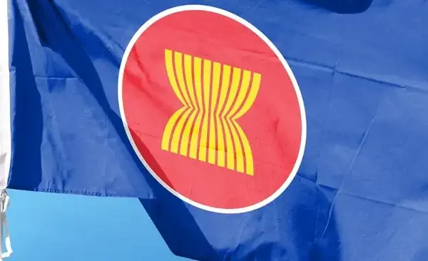 China Sepakat Teken Traktat Nuklir ASEAN Tanpa Syarat Ilustrasi Bendera ASEAN