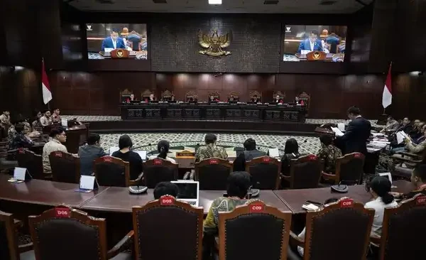 Saksi Ungkap Teror Pasca-Tolak RUU TNI, KontraS Bawa Bukti Suasana sidang uji materi Undang-undang