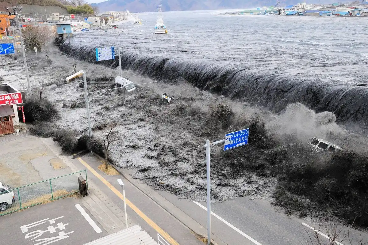 Tsunami Jepang
