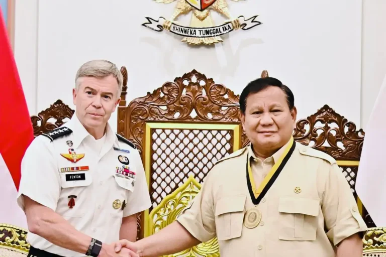 Prabowo Subianto Terima Mendali