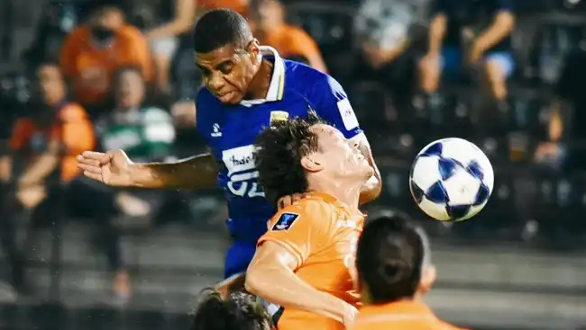 Penyerang Persib Uilliam Barros