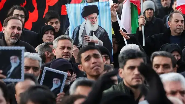 Pemakaman pemimpin tertinggi Iran Ayatollah Ali Khamenei
