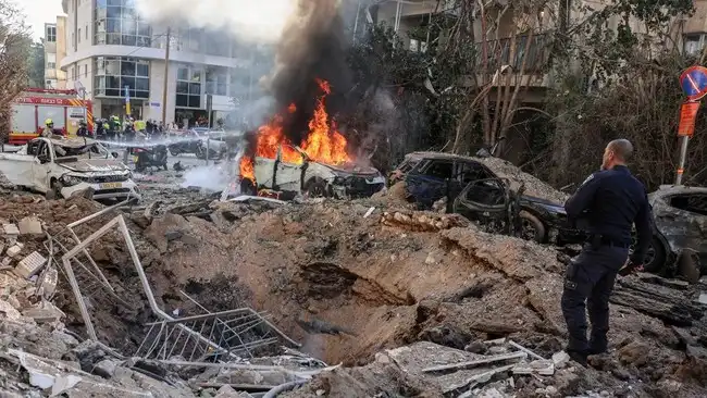 Serangan rudal Iran ke Tel Aviv