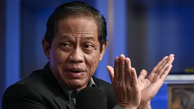 Hanif Faisol Nurofiq