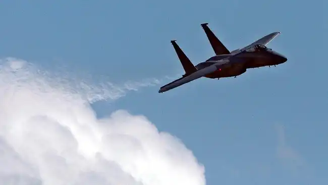 Jet Tempur F-15