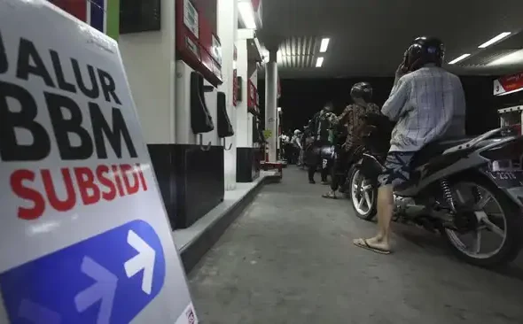Ilustrasi Antri BBM