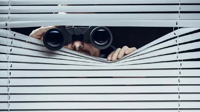 Ilustrasi Stalking