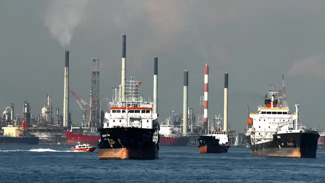 Ilustrasi Tanker Minyak