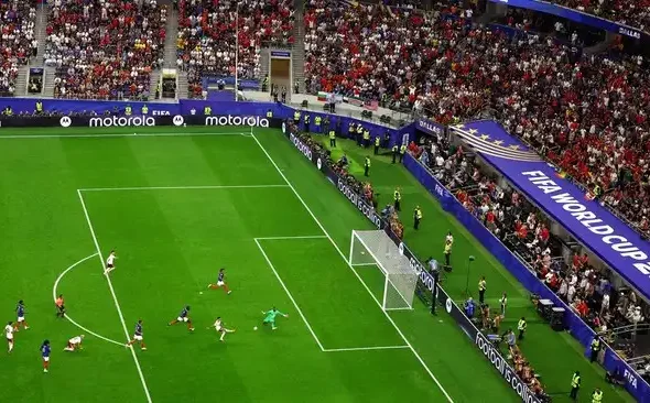 Dua gol Spanyol